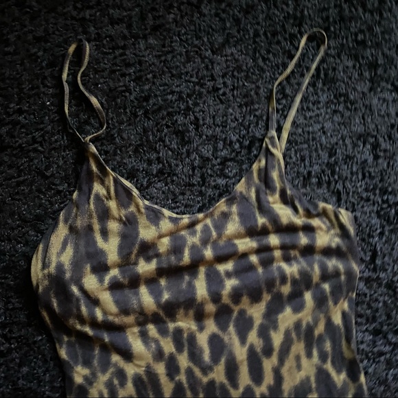 UO Silence + Noise Green Leopard Cheetah Asymmetric Green Midi Dress NWT - Picture 5 of 10